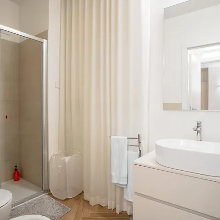 Apartament - Free Wi-fi And Private Parking Included *