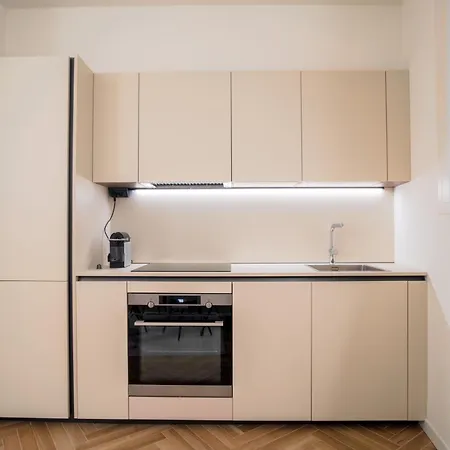 Apartament - Free Wi-fi And Private Parking Included