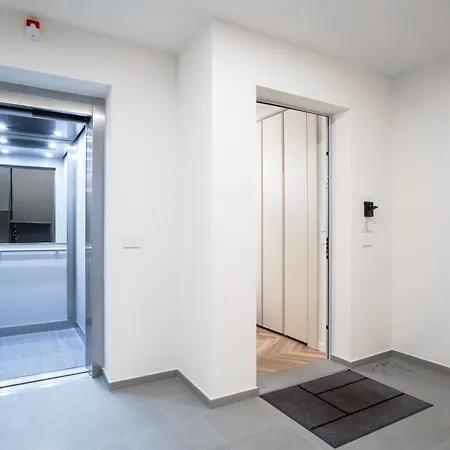- Free Wi-fi And Private Parking Included Appartamento *