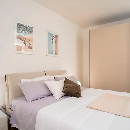 - Free Wi-fi And Private Parking Included Apartament