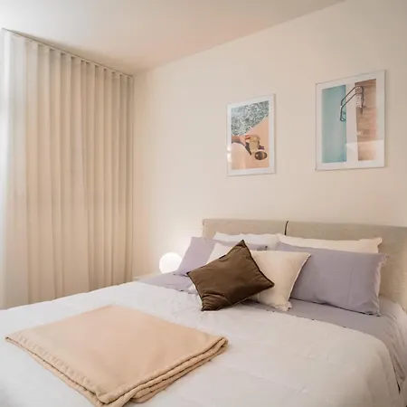 - Free Wi-fi And Private Parking Included * Iseo